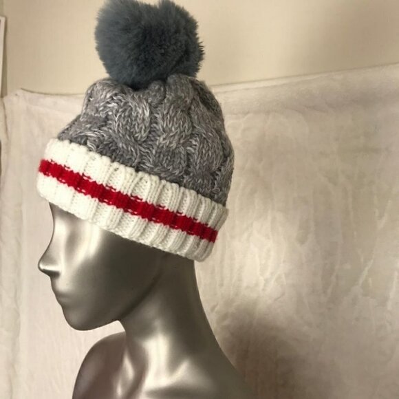 Women's  Heritage Traditional Faux Pom Toque with Cuff One Size Fits All - Picture 2 of 3
